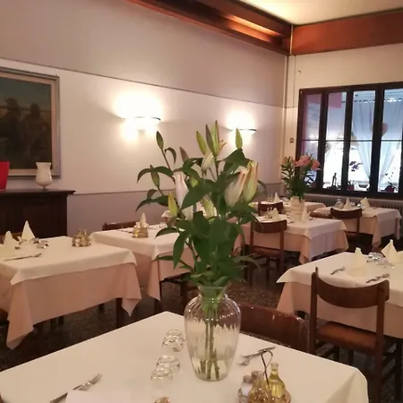 Vettore Dal 1947 酒店 米拉